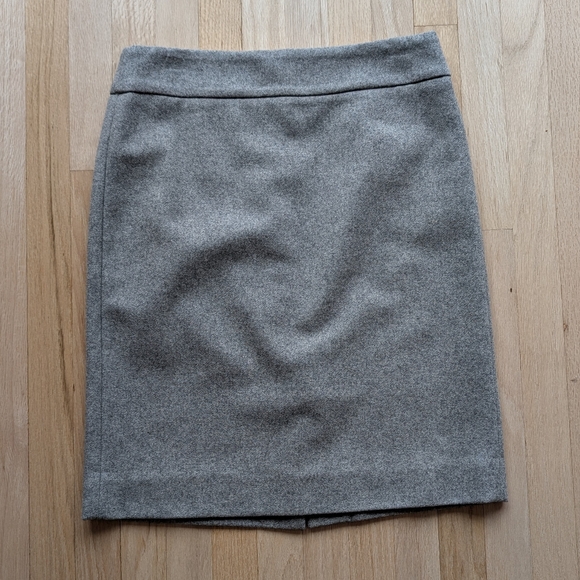 J. Crew Vintage Pencil Classic Gray Women's Wool Blend Skirt (Mid-thigh, Size 2) - Picture 1 of 6